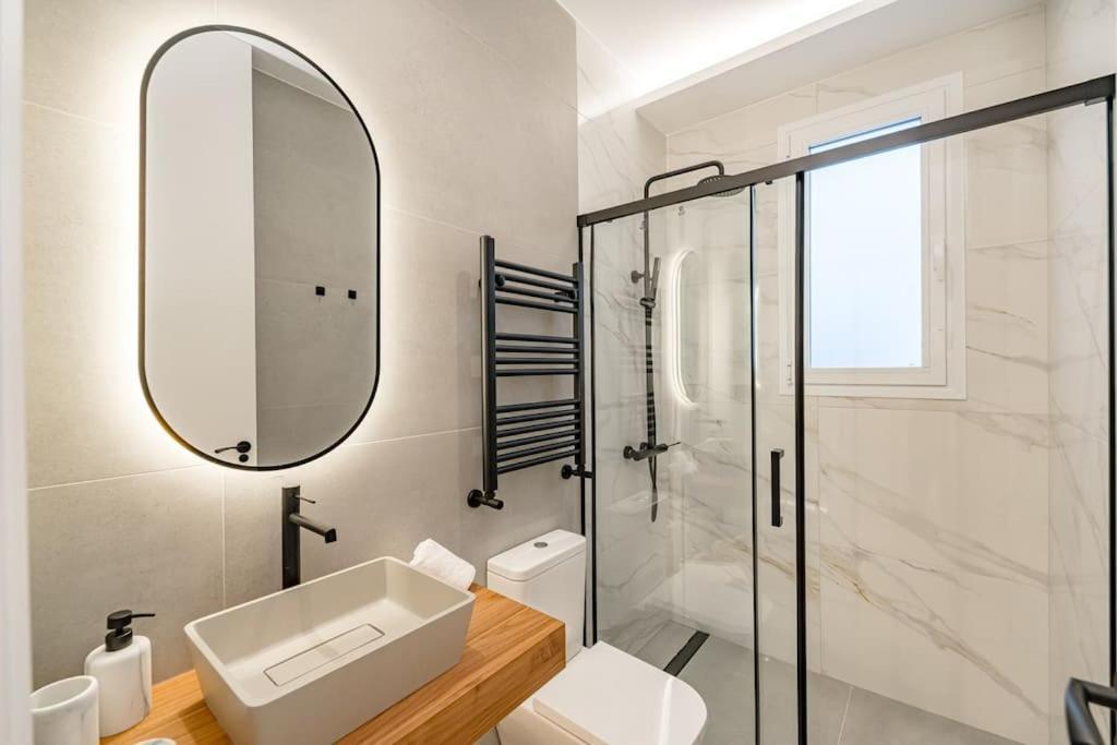 Apartment Centro Ix Calle Caballero De Gracia 2br 2bh Madrid