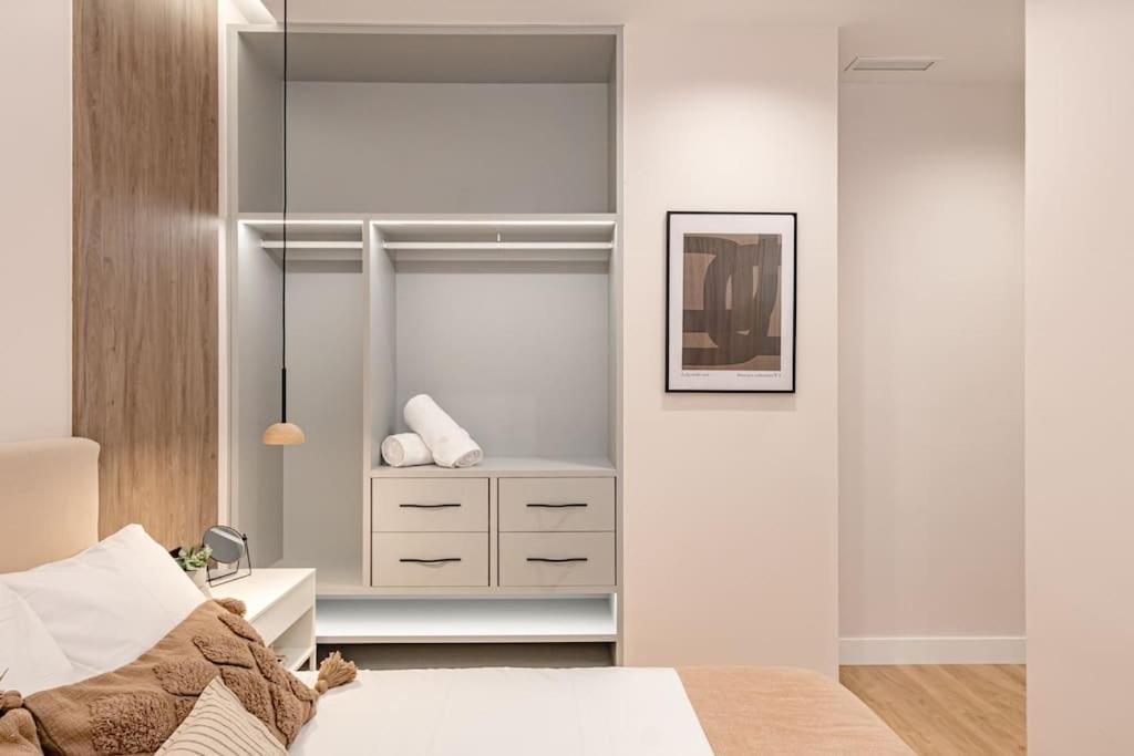 Centro Ix Calle Caballero De Gracia 2br 2bh Apartment *
